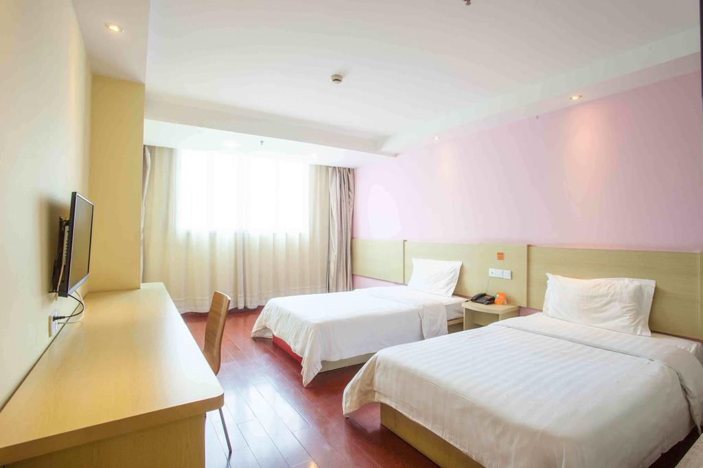 7Days Inn Chengdu North Railway Station Room photo