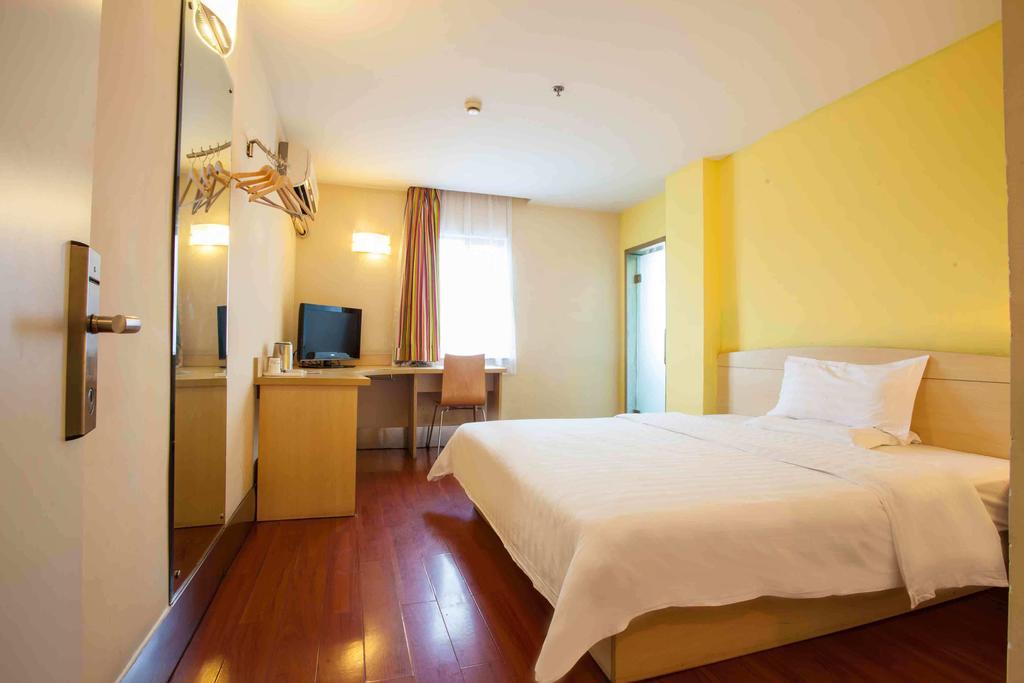 7Days Inn Chengdu North Railway Station Room photo